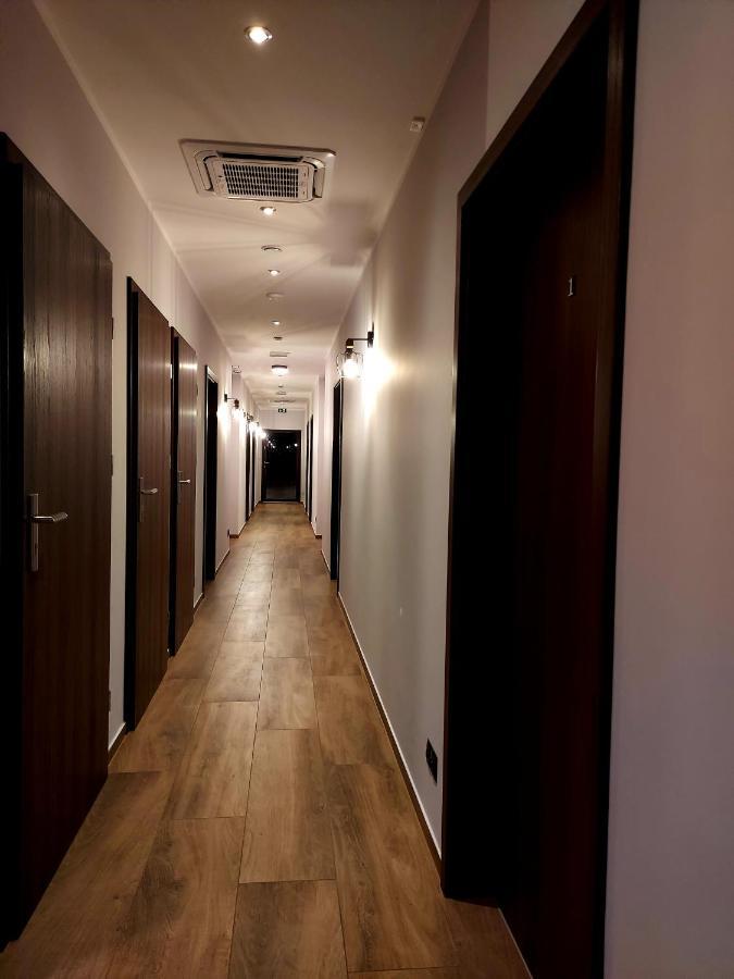 Pensjonat I Restauracja Hubertowka Milicz Exterior foto
